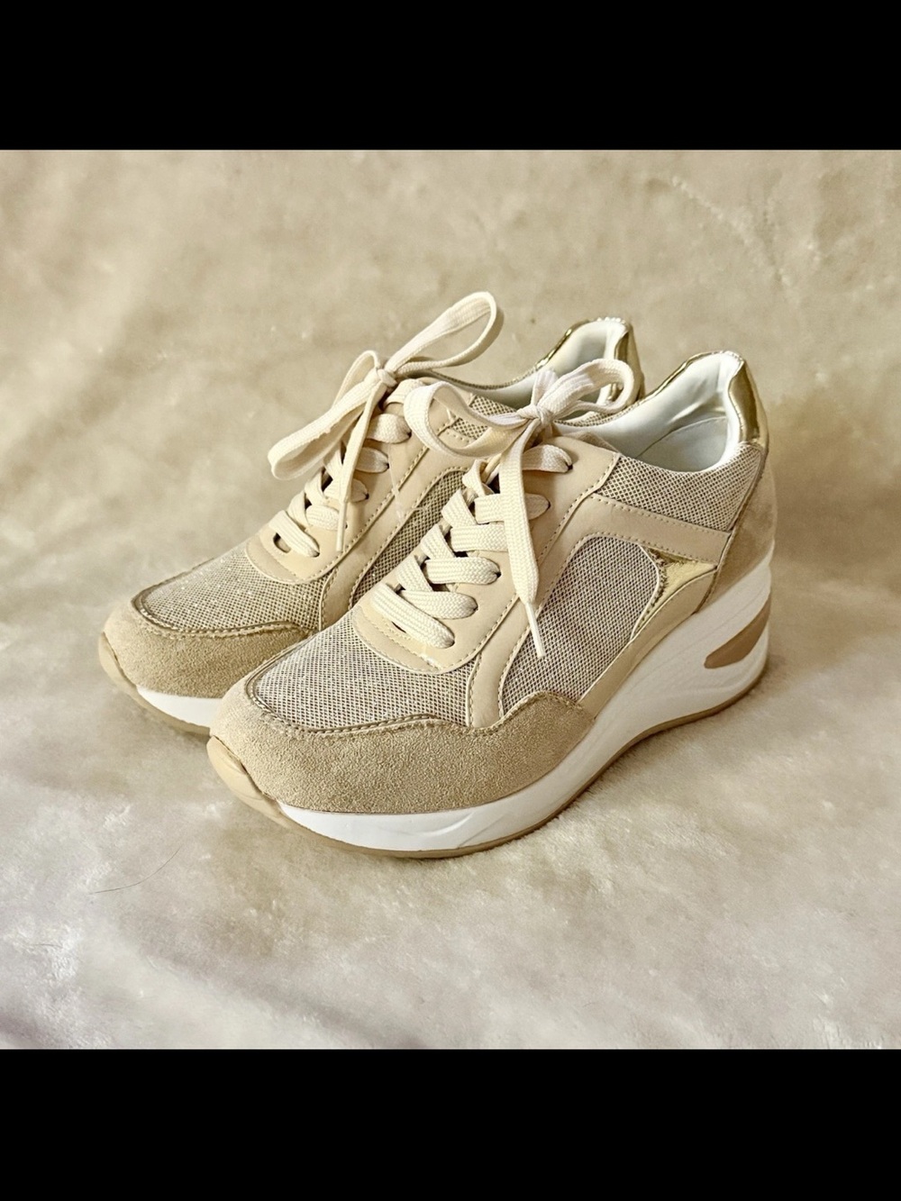 Bata Neutral Beige Wedge Sneakers with Lace-Up Comfort size 37 US 6.5 NWT